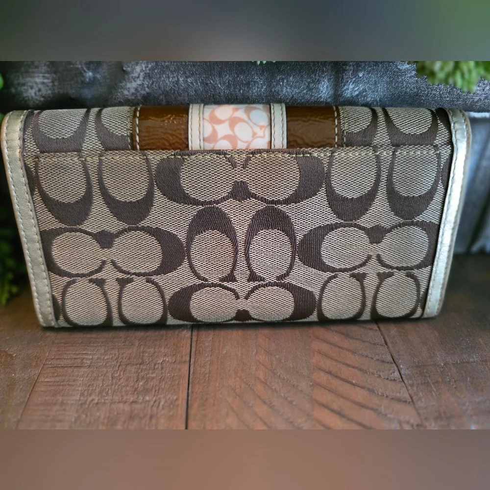 Coach Signature Canvas Wallet With Leather Metallic Stripe - Picture 4 of 10